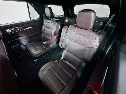 Used 2025 Ford Explorer Platinum w/ LUX Leather Package image 22