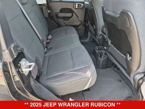 Used 2025 Jeep Wrangler Unlimited Rubicon AWD/4WD image 19