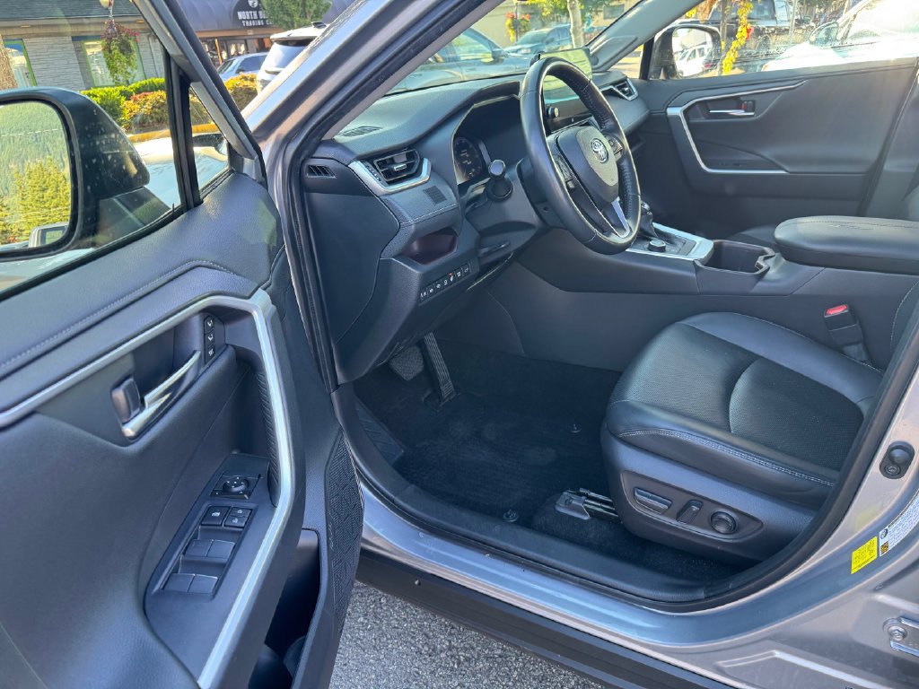 Used 2023 Toyota RAV4 Limited AWD/4WD image 9