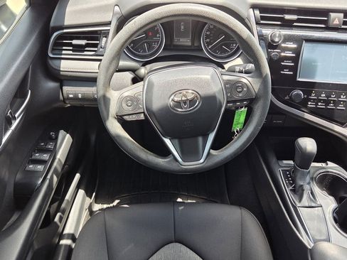 Used 2019 Toyota Camry LE FWD image 6