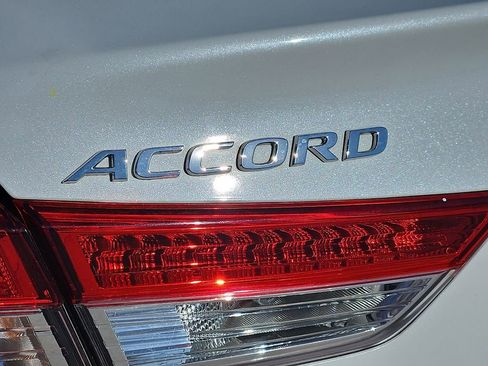 Used 2019 Honda Accord LX image 10