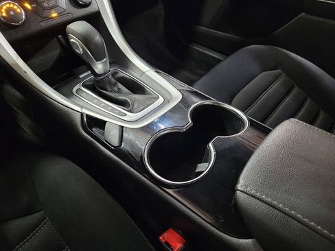 Used 2014 Ford Fusion SE FWD image 26