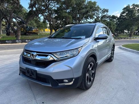 Used 2018 Honda CR-V Touring image 2