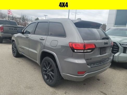 Used 2019 Jeep Grand Cherokee Altitude image 5