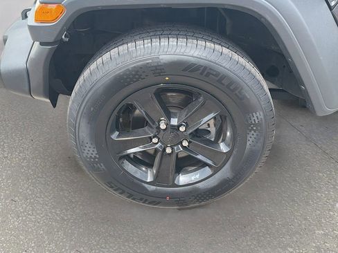 Used 2022 Jeep Wrangler Unlimited Sport AWD/4WD image 37