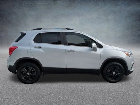 Certified 2019 Chevrolet Trax LT w/ LT Convenience Package image 10