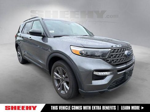 Certified 2022 Ford Explorer XLT w/ Equipment Group 202A AWD/4WD image 1