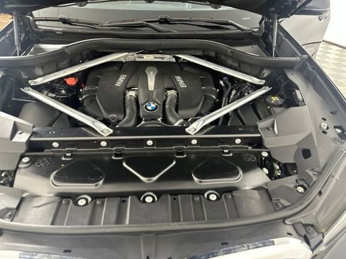 Used 2019 BMW X5 xDrive50i w/ M Sport Package AWD/4WD image 13