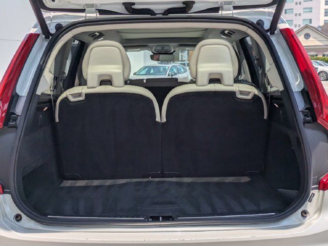 Certified 2024 Volvo XC90 B5 Plus AWD/4WD image 17