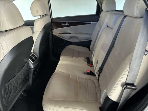 Used 2018 Kia Sorento LX image 23