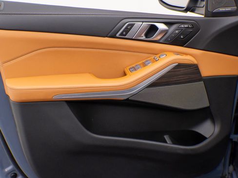 Certified 2023 BMW X7 xDrive40i w/ Premium Package image 14