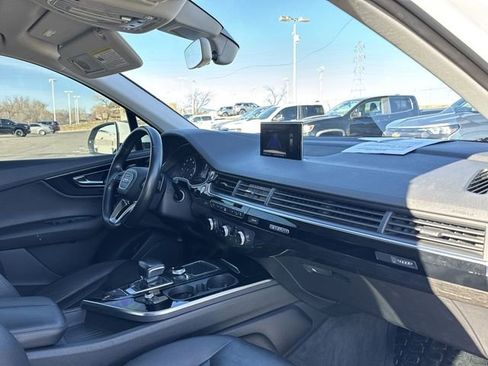 Used 2017 Audi Q7 3.0T Premium image 26