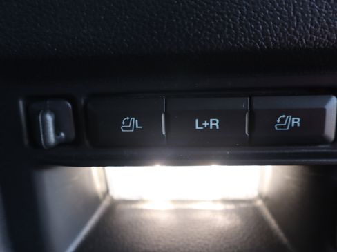 Used 2025 Ford Explorer ST image 31