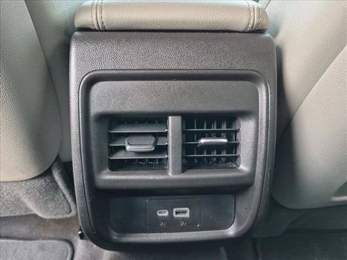Used 2023 Cadillac XT4 Luxury FWD image 17