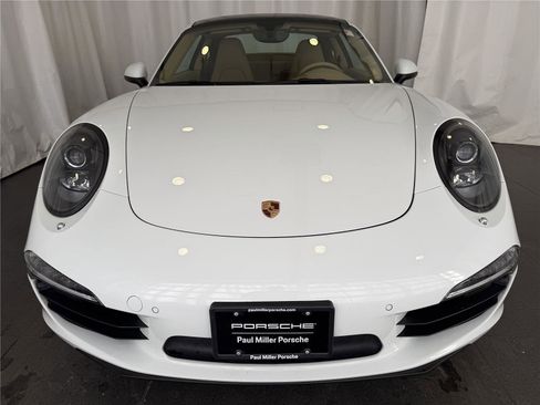Used 2015 Porsche 911 Carrera image 6