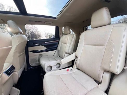 Used 2019 Toyota Highlander Limited Platinum AWD/4WD image 12