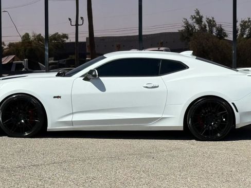 Used 2016 Chevrolet Camaro SS RWD image 4