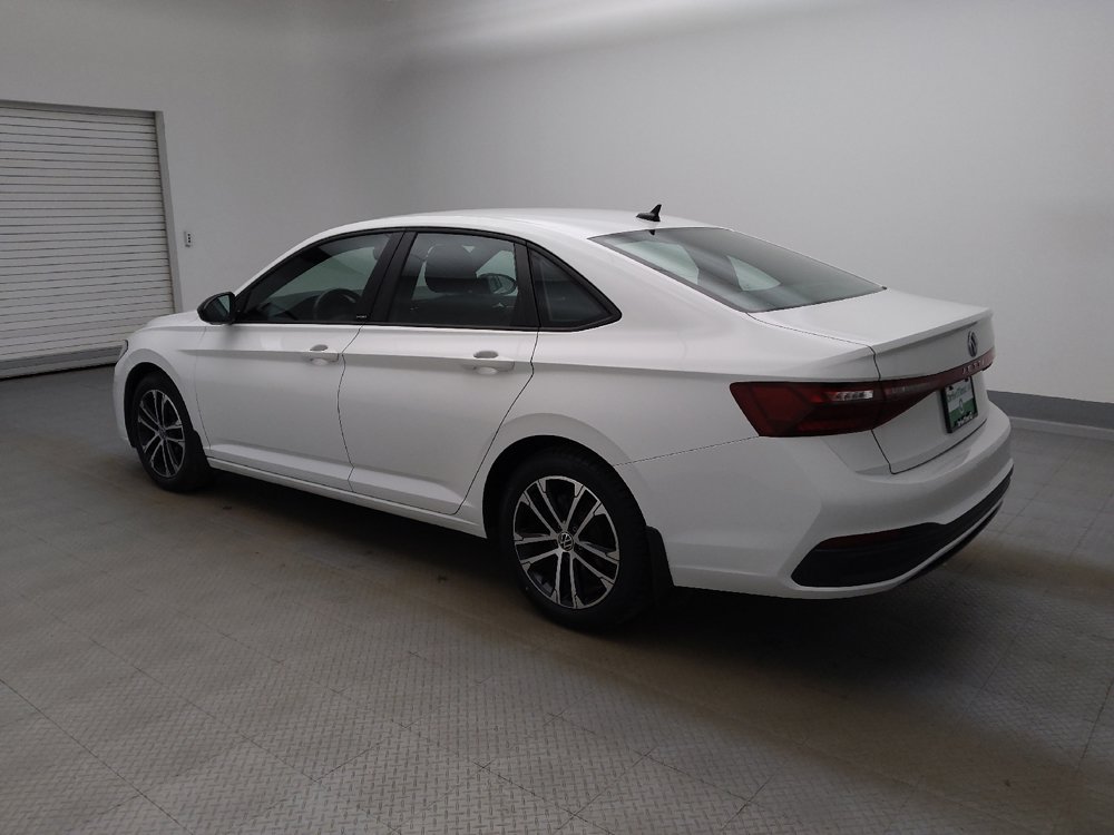 Used 2025 Volkswagen Jetta Sport FWD image 3