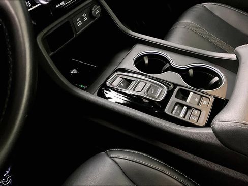 Used 2024 Honda Pilot Touring image 17