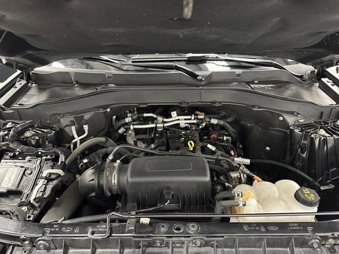 Used 2023 Ford Explorer XLT image 37