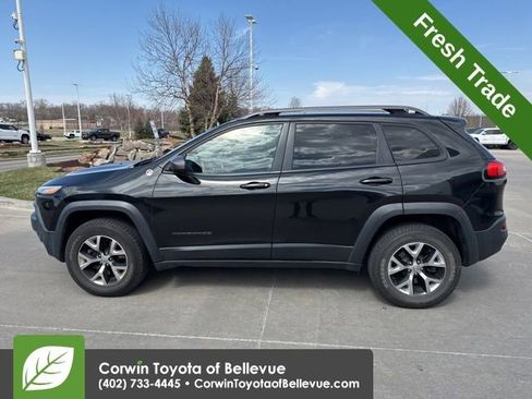 Used 2016 Jeep Cherokee Trailhawk w/ Comfort/Convenience Group image 7