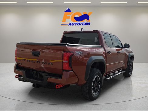 Certified 2025 Toyota Tacoma TRD Off-Road AWD/4WD image 4