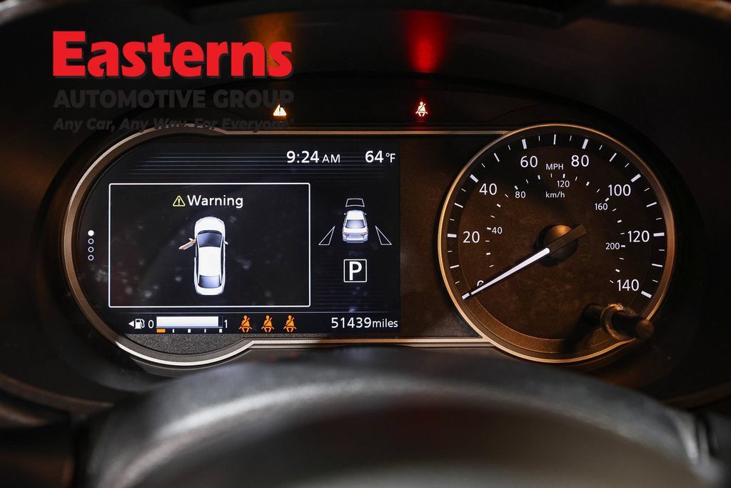 Used 2024 Nissan Versa SR FWD image 37