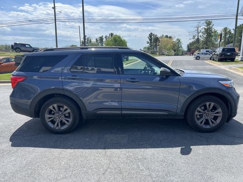 Certified 2021 Ford Explorer XLT w/ Equipment Group 202A image 6