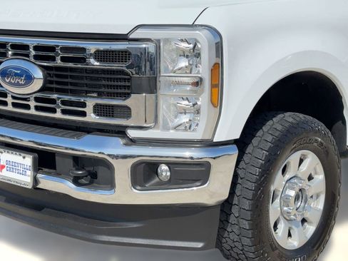 Used 2024 Ford F250 XLT w/ FX4 Off-Road Package image 11