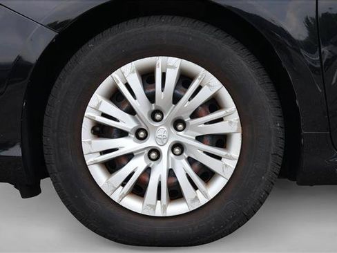 Used 2012 Toyota Camry LE FWD image 9