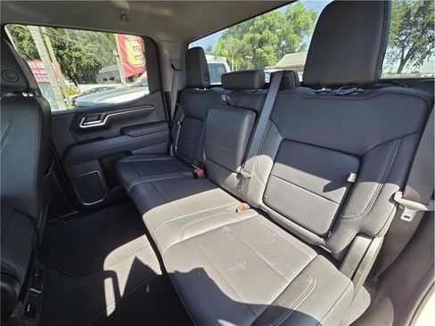 Used 2025 GMC Sierra 1500 SLT RWD image 11