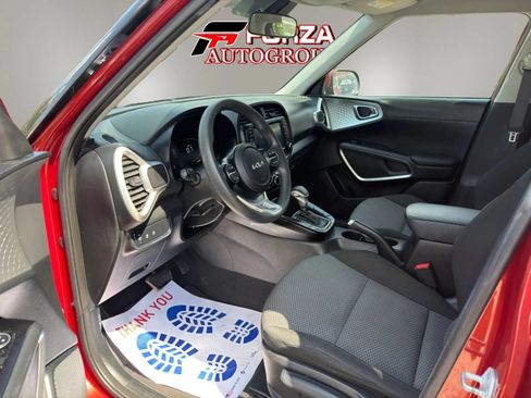 Used 2023 Kia Soul LX w/ Option Group 015 FWD image 11