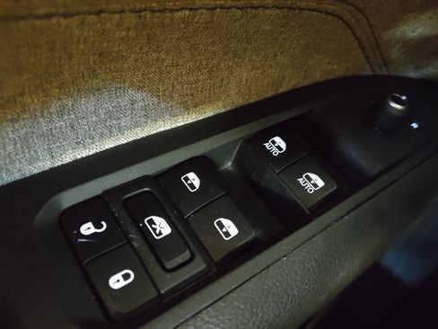 Used 2024 Jeep Compass Latitude image 27