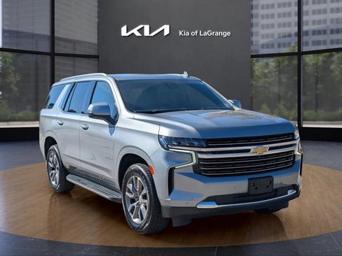 Used 2023 Chevrolet Tahoe LT w/ Luxury Package image 3