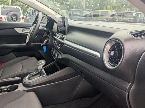 Used 2024 Kia Forte LXS FWD image 33