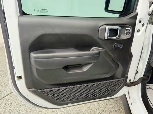 Used 2024 Jeep Wrangler Unlimited Rubicon 4xe AWD/4WD image 11
