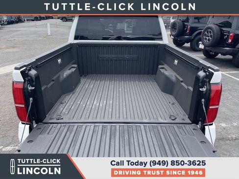 Used 2025 Toyota Tacoma SR5 AWD/4WD image 35