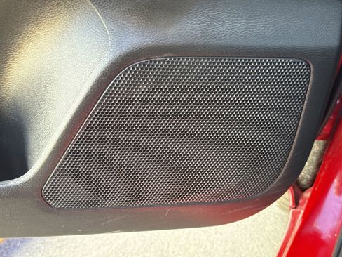 Used 2020 Toyota Tacoma SR5 image 17