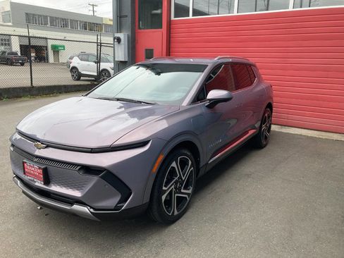 Used 2025 Chevrolet Equinox EV LT w/ Convenience Package II FWD image 6