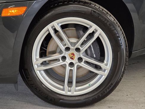 Certified 2026 Porsche Macan AWD/4WD image 24