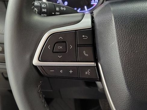 Used 2024 Toyota Highlander XSE FWD image 25