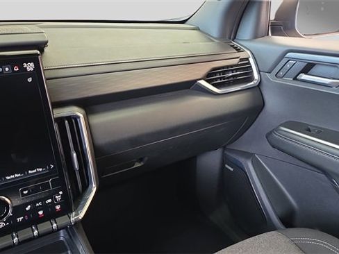 Used 2025 GMC Acadia Elevation image 22