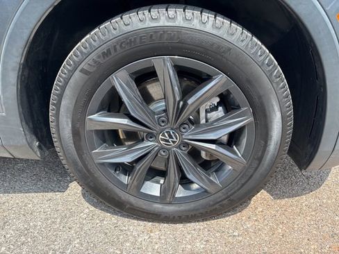 Used 2023 Volkswagen Tiguan SE FWD image 17