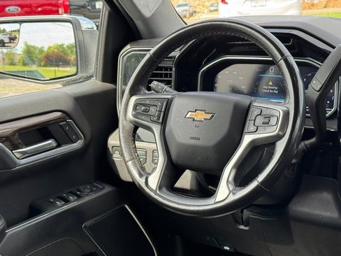 Used 2022 Chevrolet Silverado 1500 LT AWD/4WD image 14
