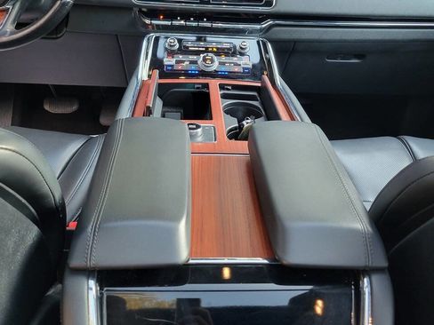 Used 2024 Lincoln Navigator L Premiere 4x4 4dr SUV image 24