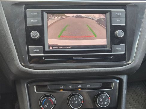 Used 2021 Volkswagen Tiguan S FWD image 14