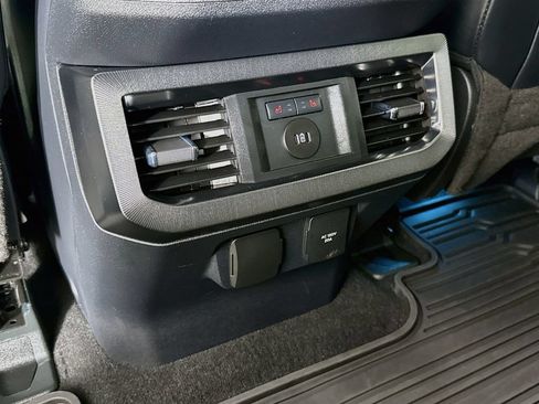 Used 2023 Ford F350 Platinum w/ FX4 Off-Road Package AWD/4WD image 28