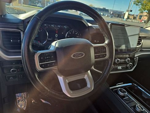 Used 2024 Ford Expedition XLT image 13