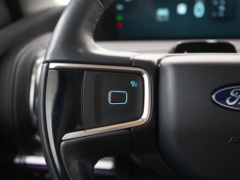 Used 2025 Ford Expedition Max Platinum image 33