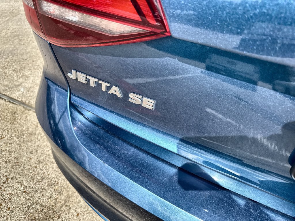 Used 2018 Volkswagen Jetta SE FWD image 14